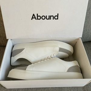 New Mens Sneakers. Size 10.5